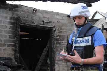 На Донбассе ОБСЕ зафиксировала за сутки более 450 взрывов