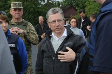 Миротворці для Донбасу: спецпредставник США розповів про листи Суркова