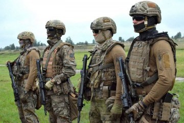 Порошенко привітав спецпризначенців з професійним святом