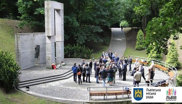 У Львові вшанували пам`ять розстріляних фашистами професорів
