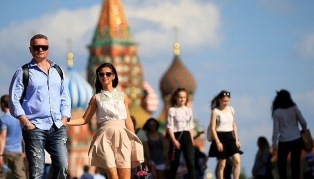 Майже третина молодих росіян хоче виїхати з країни