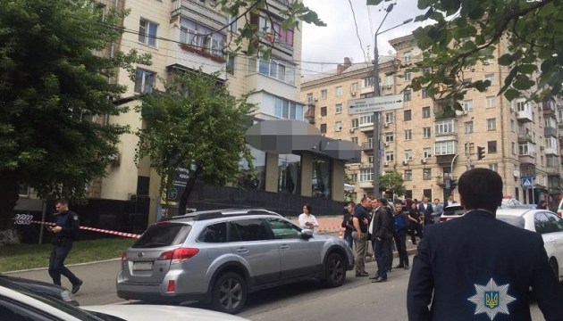 У Києві біля ресторану стріляли, є поранений