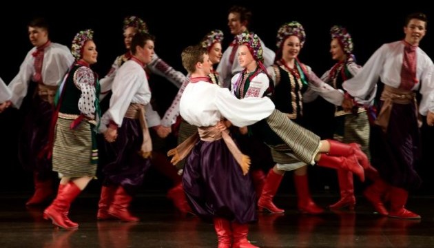 Танцювальний колектив з Канади провів унікальний концерт, присвячений вишиванці