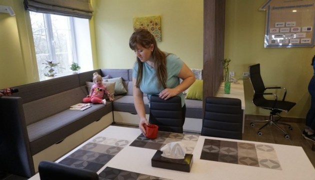 У Вінницькій обласній дитячій лікарні відкрили сімейну кімнату