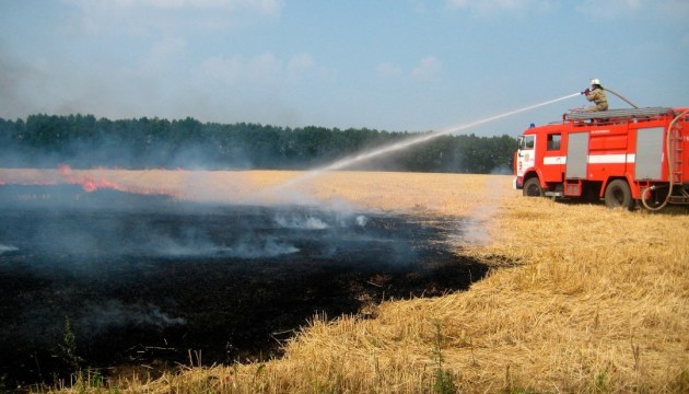 Hot weather raises extreme fire danger in most regions of Ukraine 
