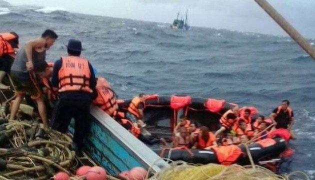 Внаслідок корабельної аварії на Пхукеті загинула людина, 53 зникли безвісти