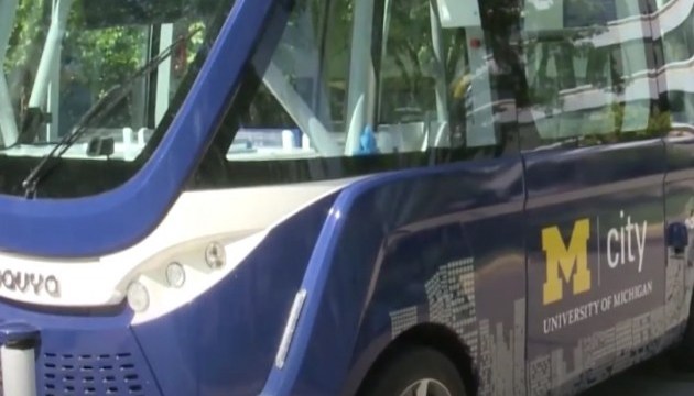 В університеті США з'явились власні автобуси без водіїв