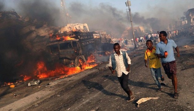 В урядовому кварталі столиці Сомалі прогриміли два вибухи