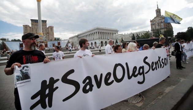 Over 50 Ukrainian public figures write letter to Sentsov