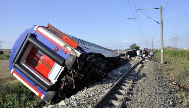 Аварія на залізниці в Туреччині – 10 загиблих