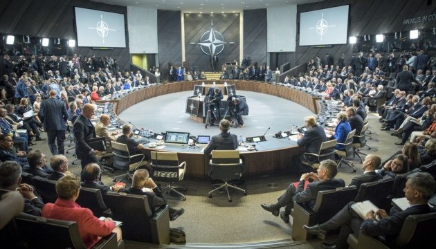 NATO leaders urge Russia to withdraw troops from Ukraine - summit declaration 