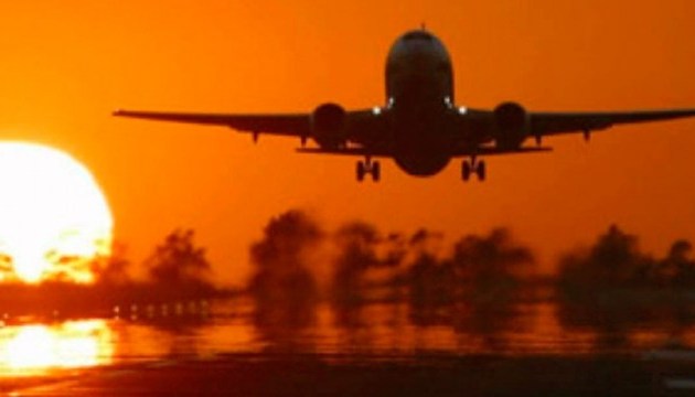 Літак із Лондона екстрено сів у Баку через відмову двигуна