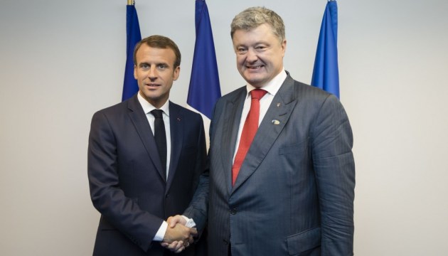Porochenko, Macron et Merkel ont discuté des «élections» illégales, de la mission de la paix dans le Donbass et de la libération des otages