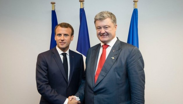 Poroshenko, Macron discuss possibility of intensifying negotiation process within Normandy format