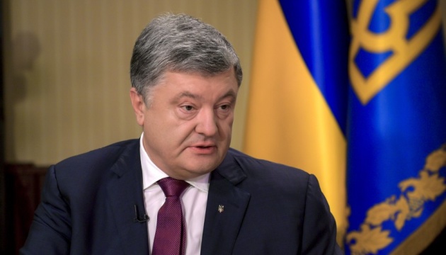 Porochenko: Tous les pays de l’OTAN soutiennent l’idée d’une mission de la paix pour le Donbass