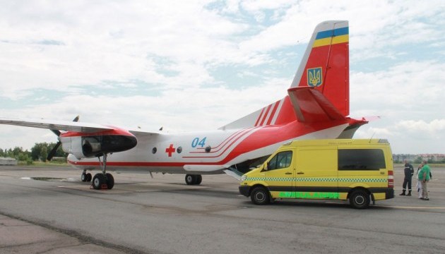 Спецлітак ДСНС транспортував тяжкохвору дитину з Ужгорода до Києва Спецлітак ДСНС транспортував тяжкохвору дитину з Ужгорода до Києва