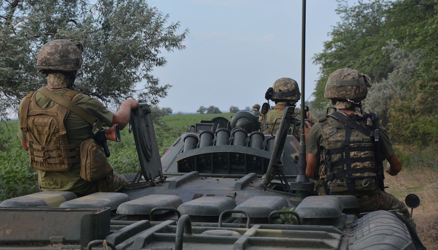 Militants violated ceasefire 42 times in eastern Ukraine in last day, five soldiers killed