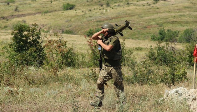 Бойовики 12 разів обстріляли позиції ООС, один військовий поранений