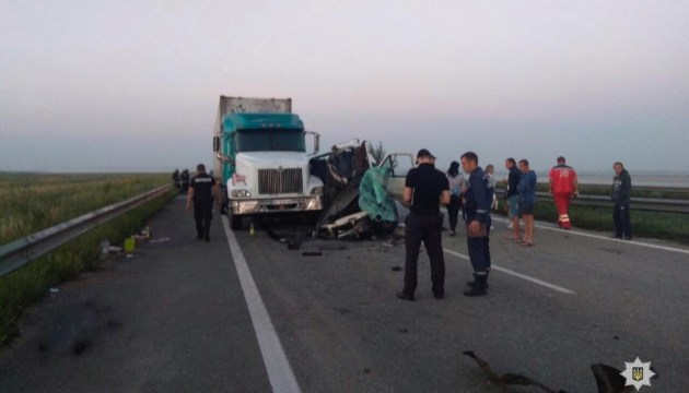 На Миколаївщині внаслідок ДТП загинули п'ятеро білорусів, ще 12 постраждали