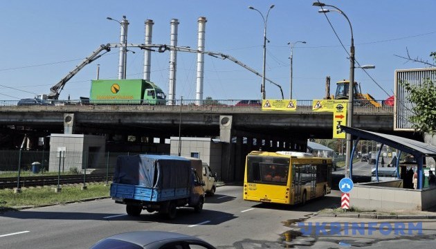 Рух транспорту в районі мосту Рух транспорту в районі мосту