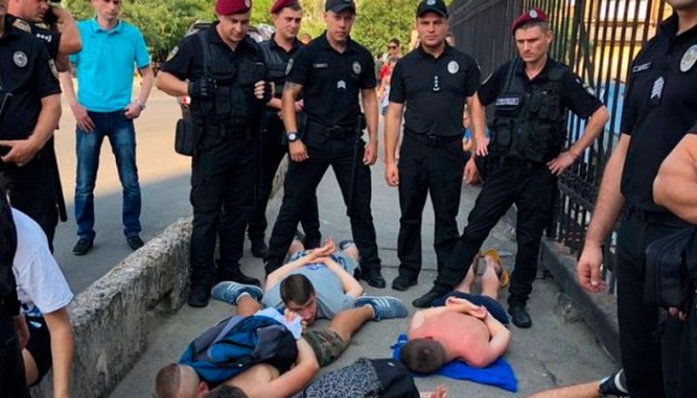 Одеська поліція затримала 14 фанів “Шахтаря” і “Динамо” за участь у бійці