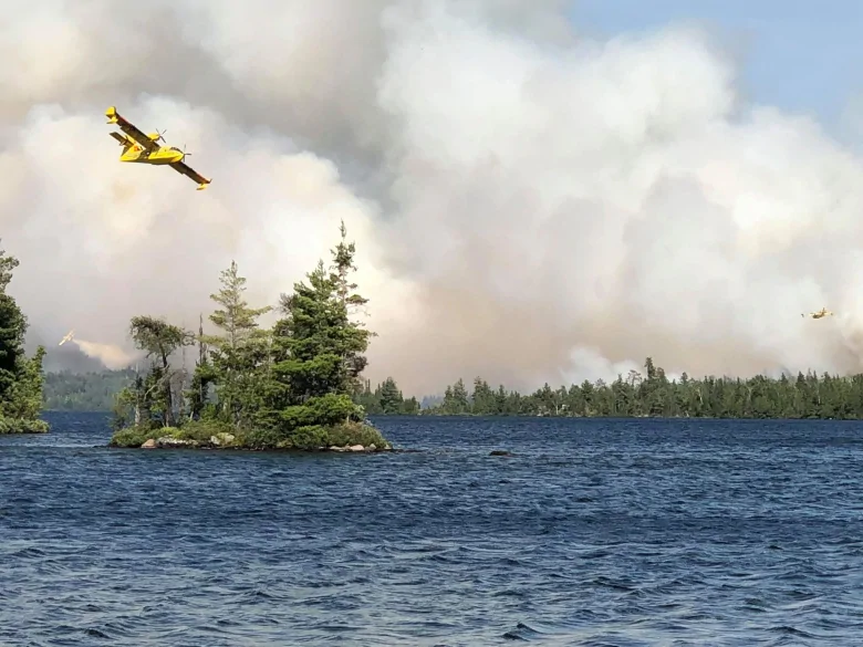 У Канаді вирують понад 60 лісових пожеж, половину не можуть взяти під контроль