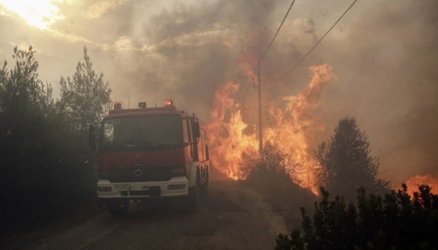 Пожежі в Греції: допомоги консульства попросили восьмеро українців