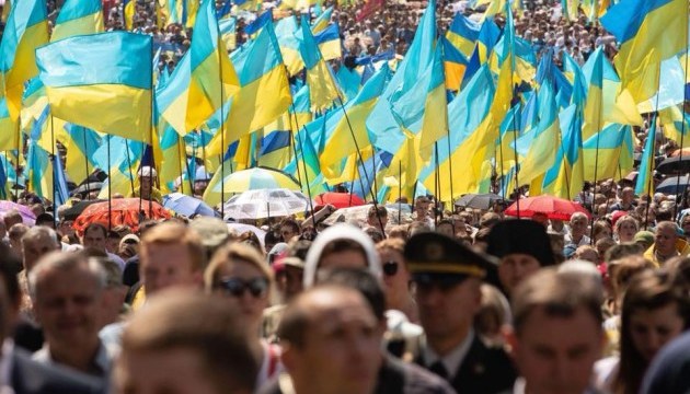 Продемонстрований сьогодні дух єдності надає впевненості у перемозі - Порошенко Продемонстрований сьогодні дух єдності надає впевненості у перемозі - Порошенко
