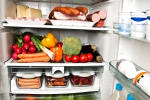 Українцям нагадали, що без світла у холодильнику продукти залишаються безпечними лише до чотирьох годин
