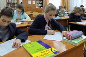 Учні з прифронтових і тилових регіонів показали майже однаковий рівень знань на НМТ - Комітет ВР