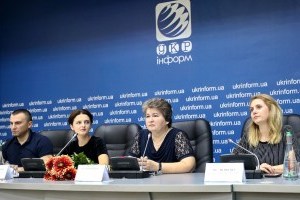 Оксана Бас-Кононенко, мовознавець