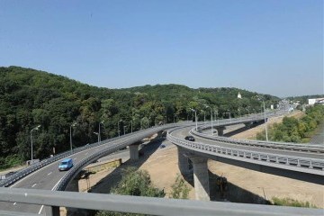 На виїзді з Південного мосту обмежать рух