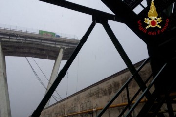 МЗС з'ясовує, чи є українці серед жертв обвалу моста в Генуї