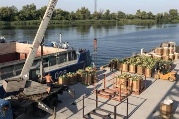 Удвічі більше ніж торік: до Києва відправили баржу з херсонськими кавунами