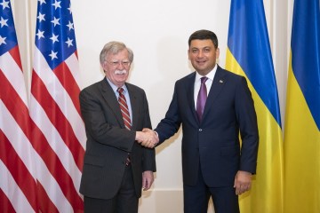 Гройсман у Києві зустрічається з радником Президента США Болтоном