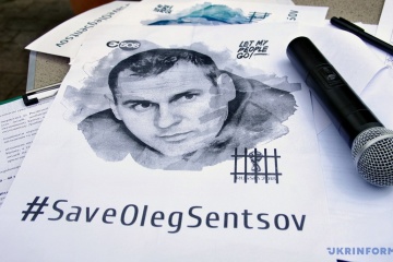 Prima de Sentsov: Oleg continúa trabajando activamente en las condiciones infernales de la colonia