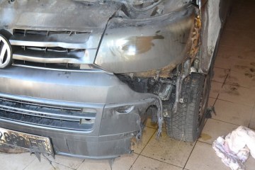 Депутат райради з Харківщини показав, що вандали зробили з його авто