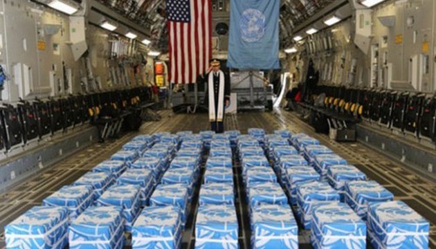 До США вилетів літак з останками загиблих на Корейській війні солдатів