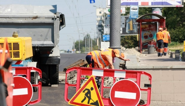 На Дегтярівському шляхопроводі до кінця літа обмежили рух