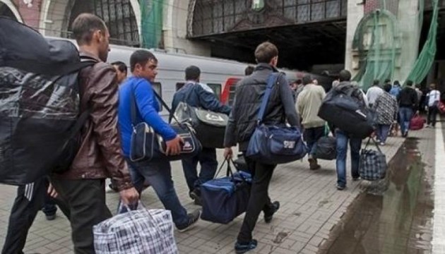 Заробітчани повертаються в Україну, щоб боронити Батьківщину