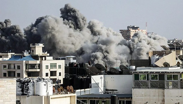 Ізраїльські військові випустили ракету по палестинцях, що хотіли пошкодити стіну