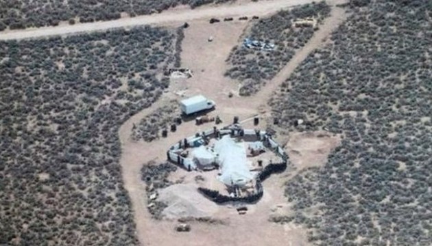 Знайдених у пустелі США 11 дітей готували до терактів
