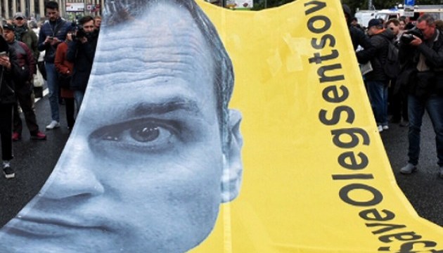 Парламентарі країн Балтії закликають ЄС добиватися звільнення Сенцова