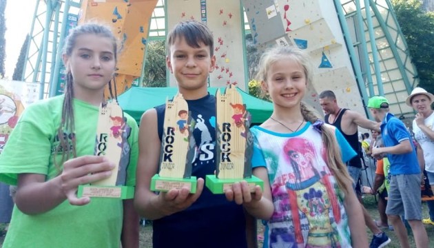 Троє юних українців здобули медалі на європейському турнірі зі скелелазіння 