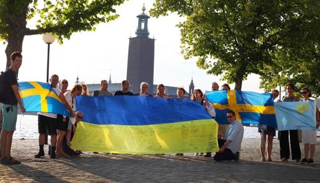 Ukrainians in Sweden join United by Flag action. Photos, video