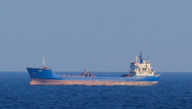 Санкції дають результат: судновласники РФ уникають перевезень через Україну