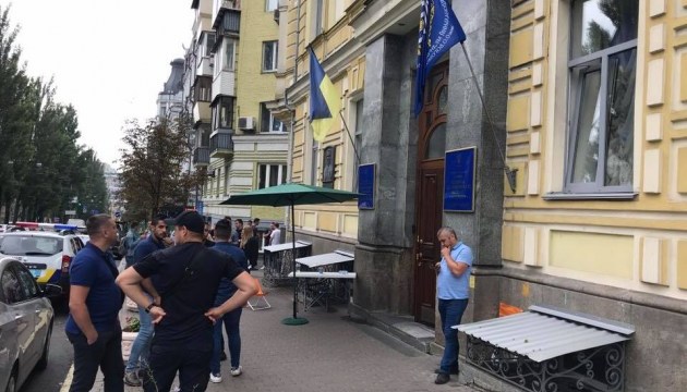 Поліція розблокувала вхід до медуніверситету Богомольця Поліція розблокувала вхід до медуніверситету Богомольця