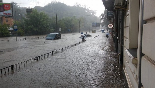 У Львові через зливу 