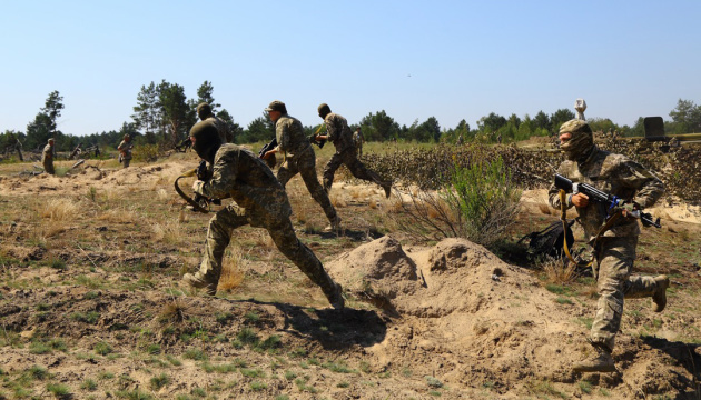 Militants launched 20 attacks on Ukrainian troops in Donbas in last day 