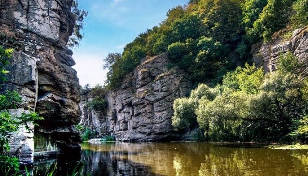 波罗申科：布克峡谷是乌克兰的明珠